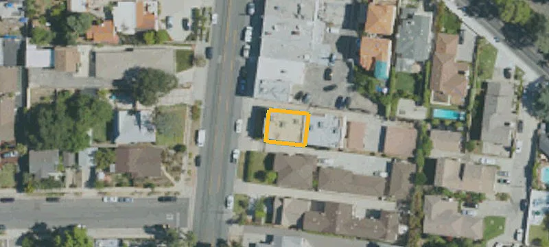 6-Unit Townhome-Style Apartment Building