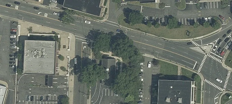 Office Building with Four-Story Build Potential