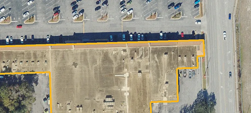 Shopping Center at Signalized Intersection