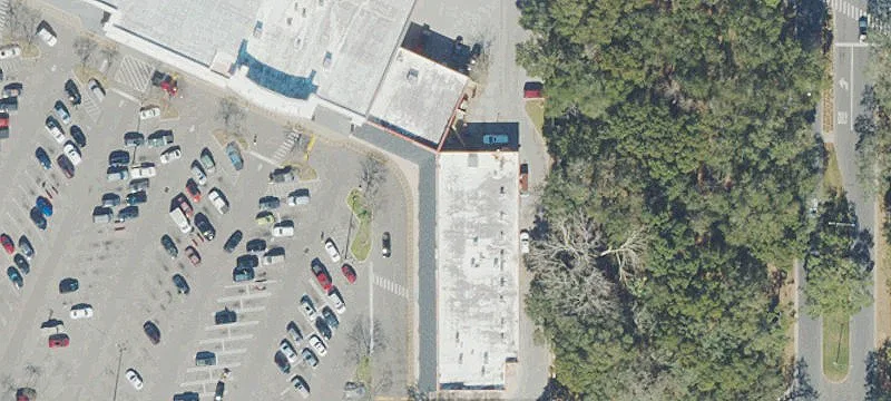 Shopping Center with Signalized Intersection Access