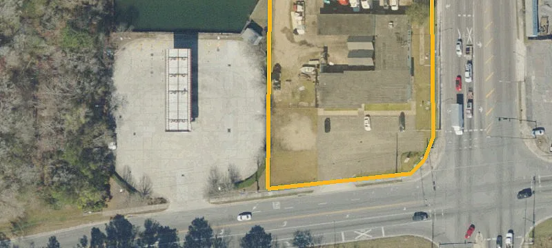 Freestanding Warehouse Near Transportation
