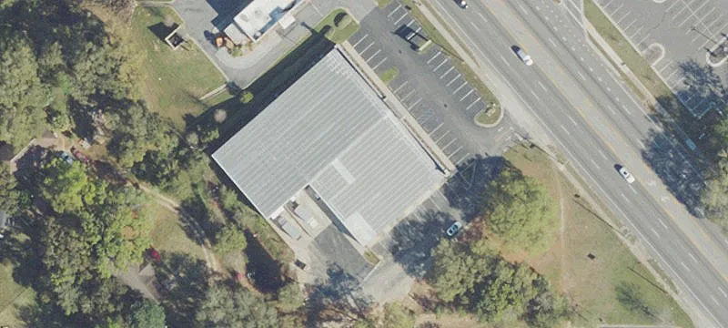 Showroom Building with Fenced Loading Yard