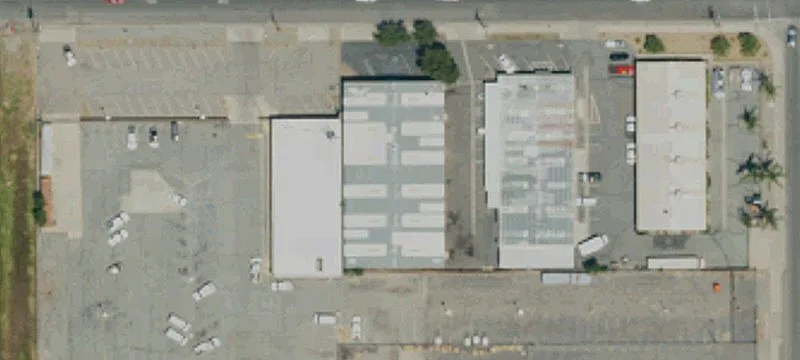 Single-Tenant Warehouse with Ground-Level Doors