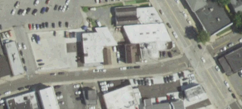 Distribution Center with Twenty-Foot Ceilings