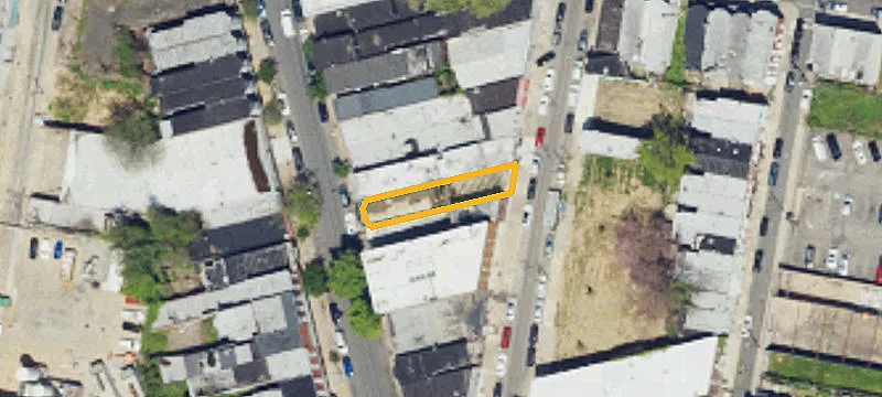 Specialty Building with On-Street Parking