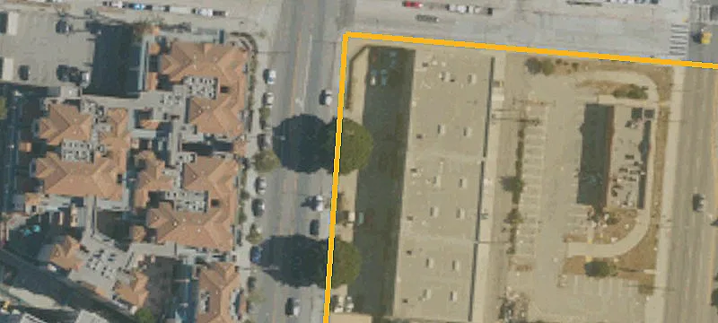 Warehouse with Front and Rear Loading