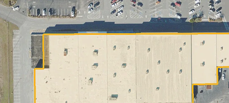 End Cap Retail Space in Shopping Center