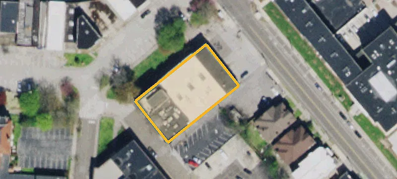 Creative Space with Three Contiguous Buildings