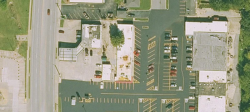 Retail Space in Oak Plaza Shopping Center