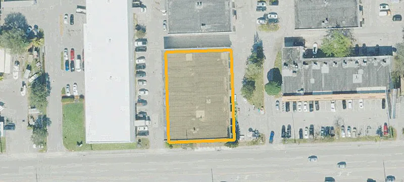 Freestanding Drive-Thru Restaurant with 3 Lanes