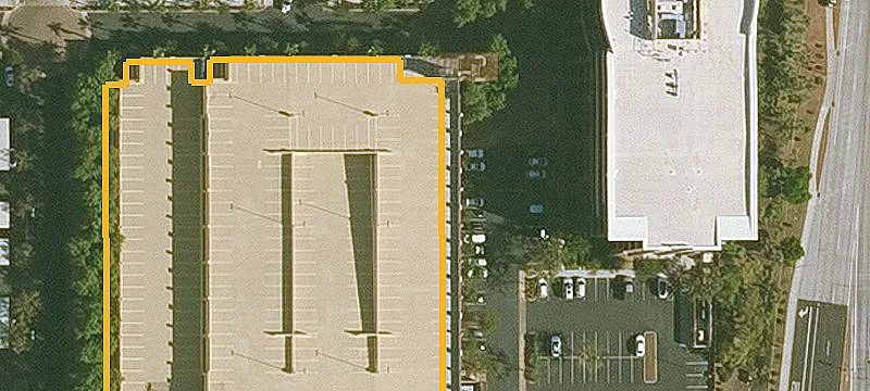 Commercial Land with Active Courtyard
