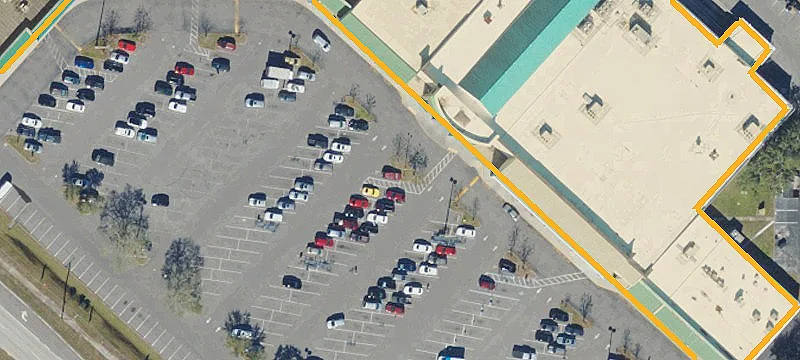 Shopping Center at Signalized Intersection