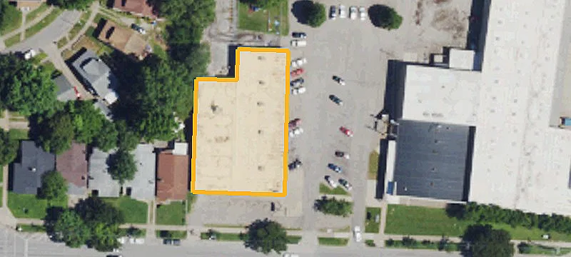 C2 Zoned Shopping Center with Vacant Building