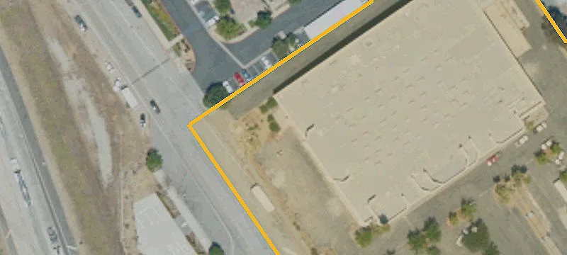 Free Standing Warehouse with Loading Doors