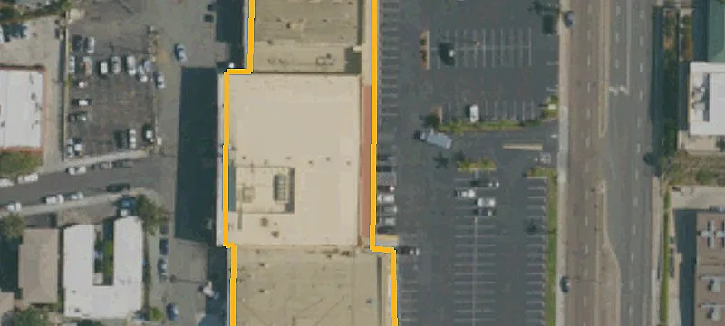 Shopping Center Anchored by Grocery Outlet