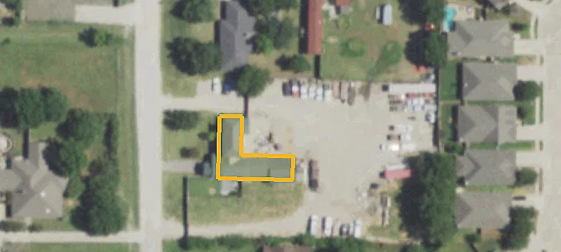 Warehouse with Garage and Outdoor Lot