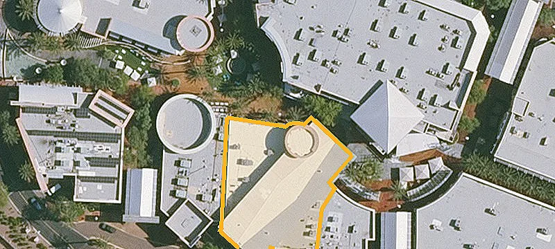 Regional Shopping Center with Major Tenants