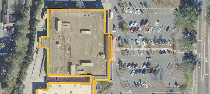 Retail Space at Signalized Intersection