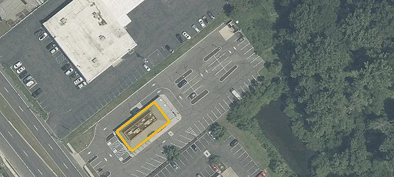 Turnkey Restaurant Space with Pylon