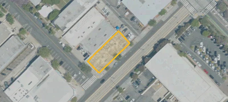 Warehouse-Flex Space with Two Ground-Level Doors