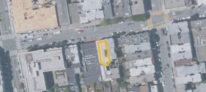 Column-Free Retail Storefront