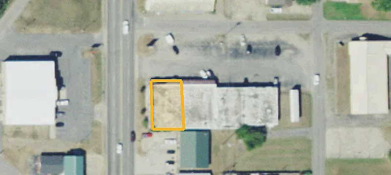 Multi-tenant Shopping Center with Flexible Suites