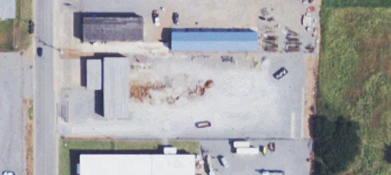Flex Space Building with Fenced Yard
