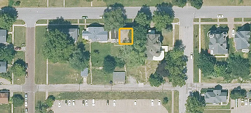 6-Unit Apartment Building