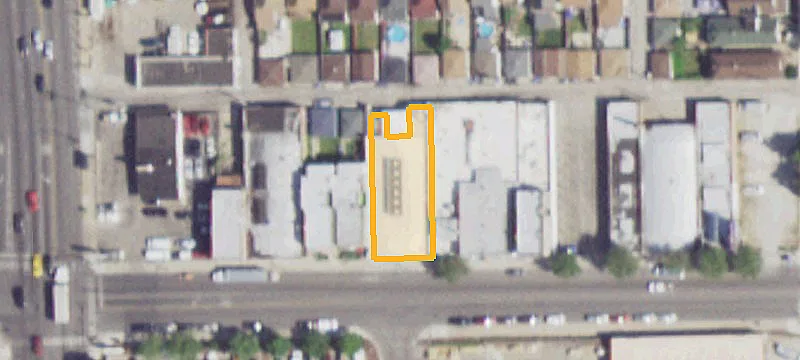 Industrial/Manufacturing Building with Overhead Door Access