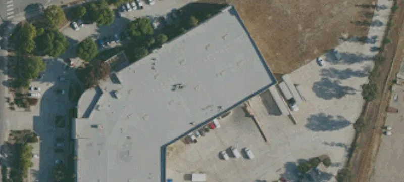 Warehouse with Twenty-Six to Twenty-Eight-Foot Clear Height