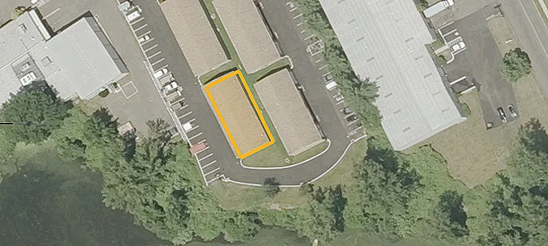 Warehouse Unit with Overhead Garage Door