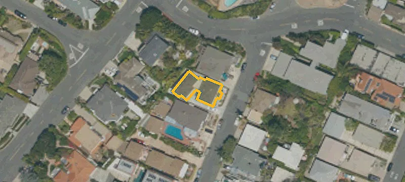 Remodeled Detached Duplex with Ocean Views
