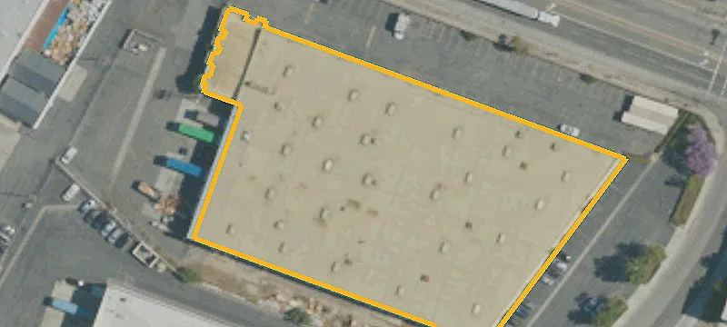Distribution Center with Dock High Doors