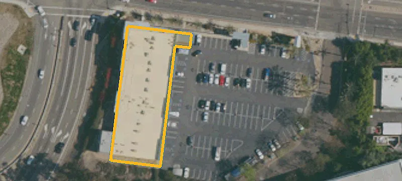 Shopping Center with Freeway Level Storefront