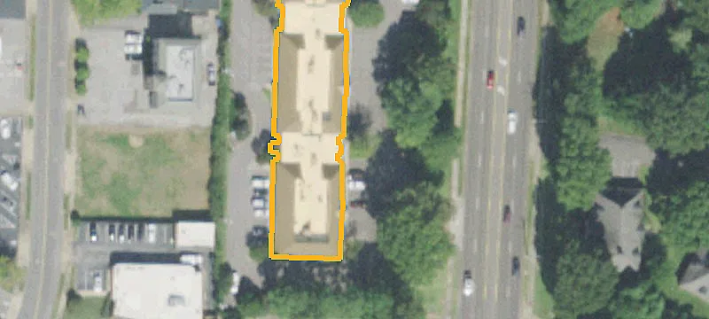Office Units With Retail and Dining Access