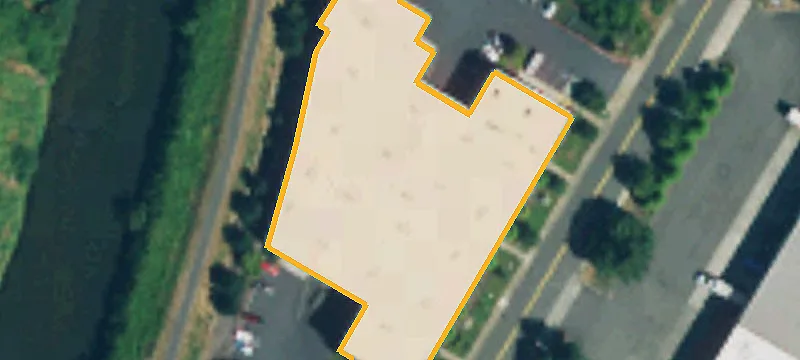 Warehouse with 24' Clear Height