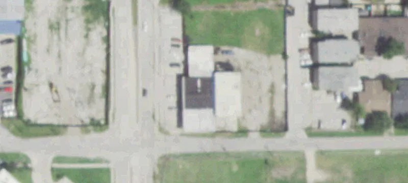 Retail Space with Yard-Access Suites