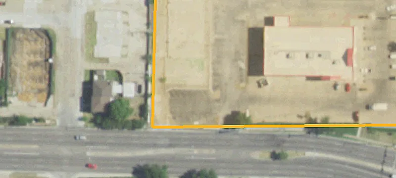 Showroom Space on Signalized Hard Corner