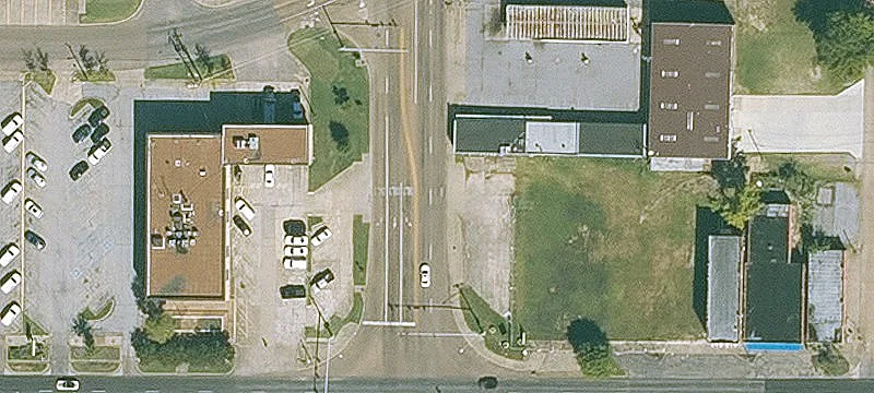 One-Bay Retail Suite in New Center