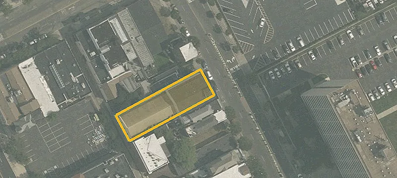 Office Building with Free-Span Interiors