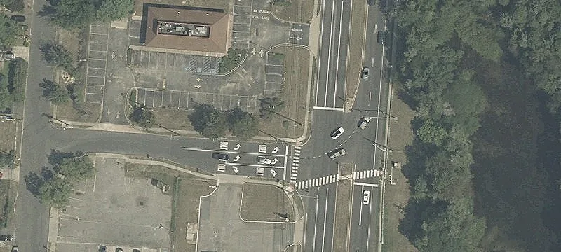 Freestanding Retail Pad at Signalized Intersection