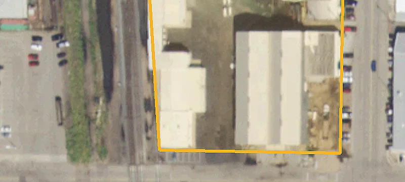 Warehouse with Dock-Hi and Drive-In Loading