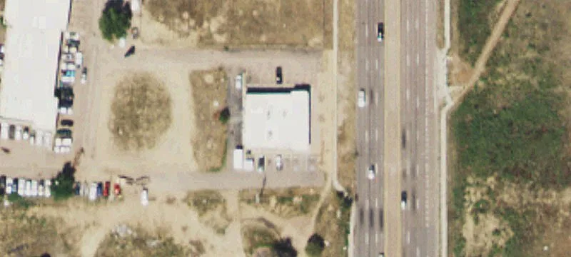 Single-Tenant Retail/Flex Building