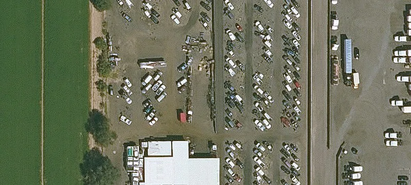 Flex Space with Fully Fenced Secure Yard