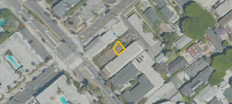 Triplex Property with Alley Access