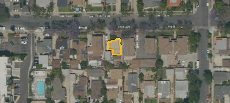 Courtyard 6-Unit Apartment Building