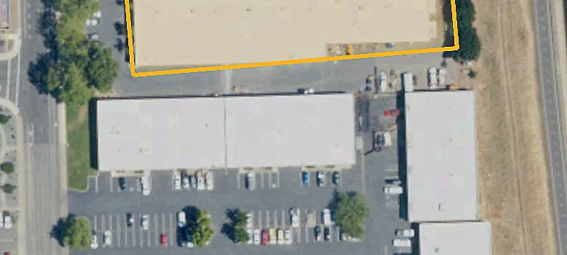 Industrial Warehouse with Four Grade-Level Doors