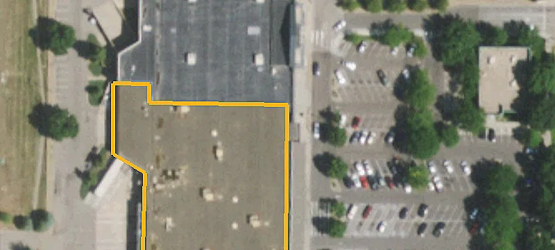 Retail Space with High Visibility