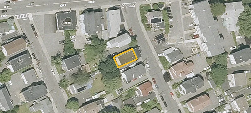 Triplex with Bonus Rooms