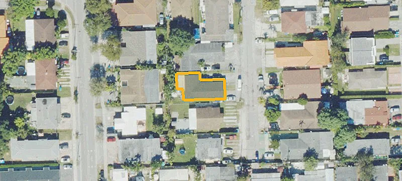 Renovated Duplex With Private Yard